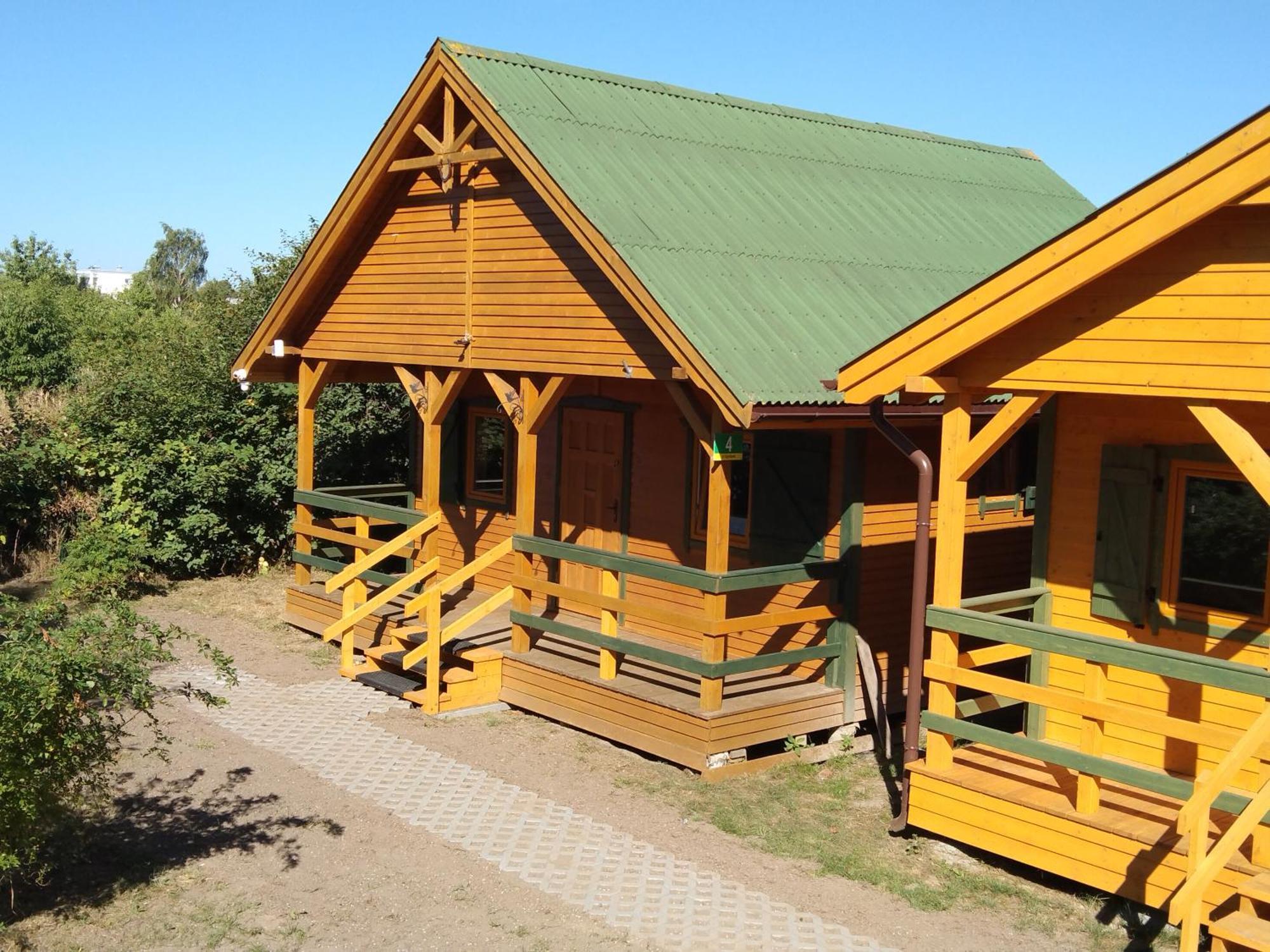 Domek Drewniany Nad Morzem Caloroczny Устроне-Морске Экстерьер фото