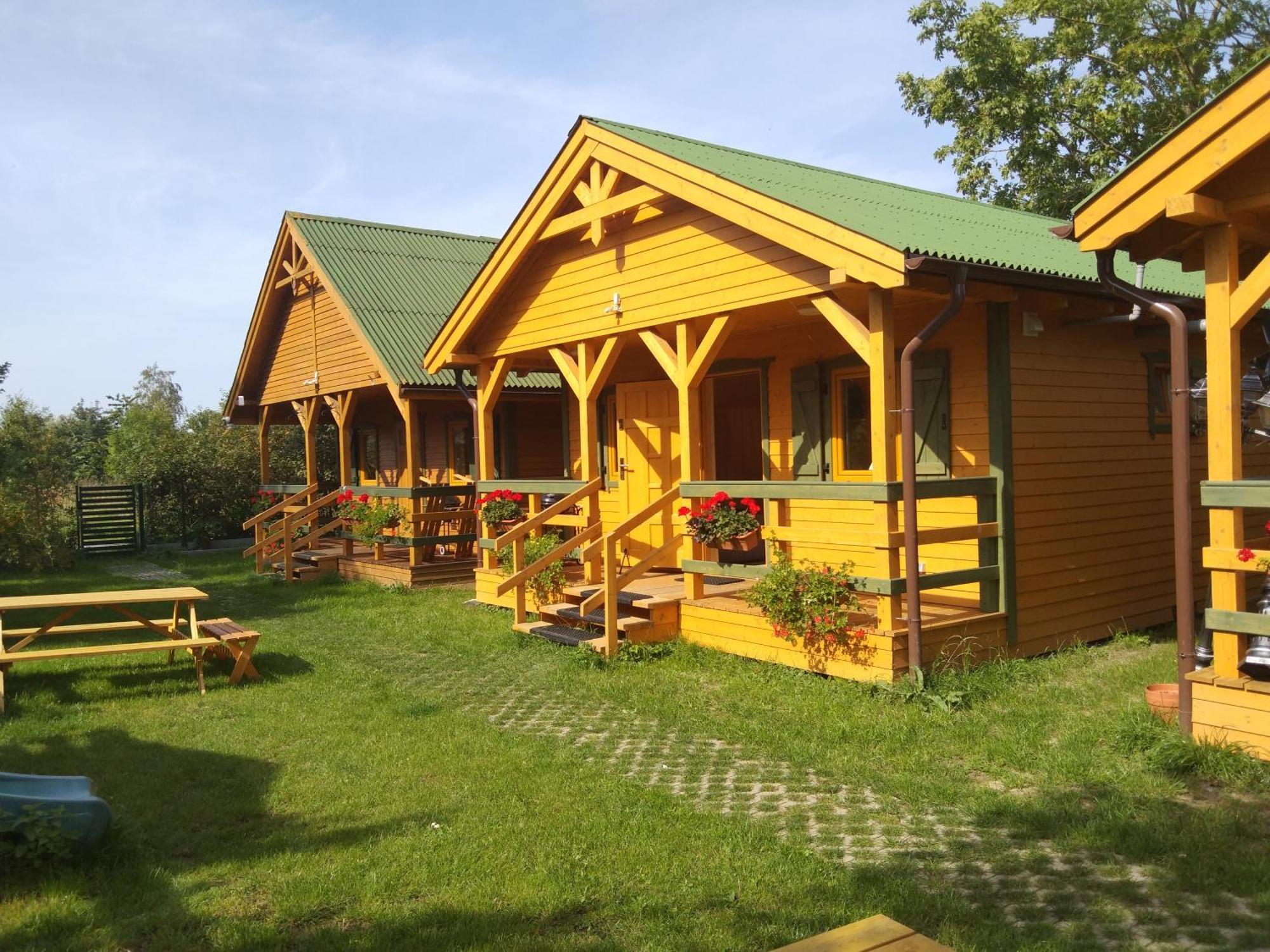 Domek Drewniany Nad Morzem Caloroczny Устроне-Морске Экстерьер фото