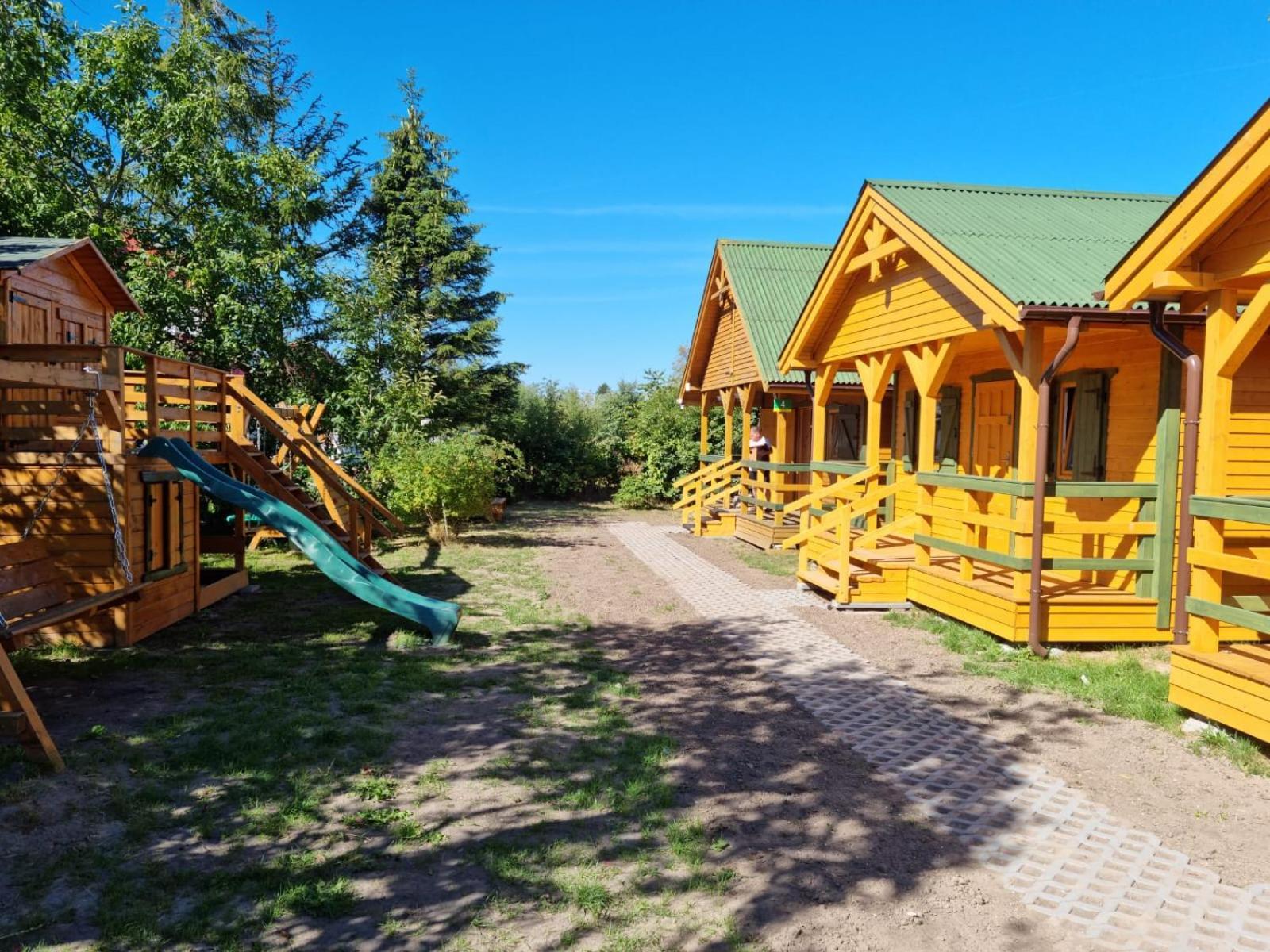 Domek Drewniany Nad Morzem Caloroczny Устроне-Морске Экстерьер фото